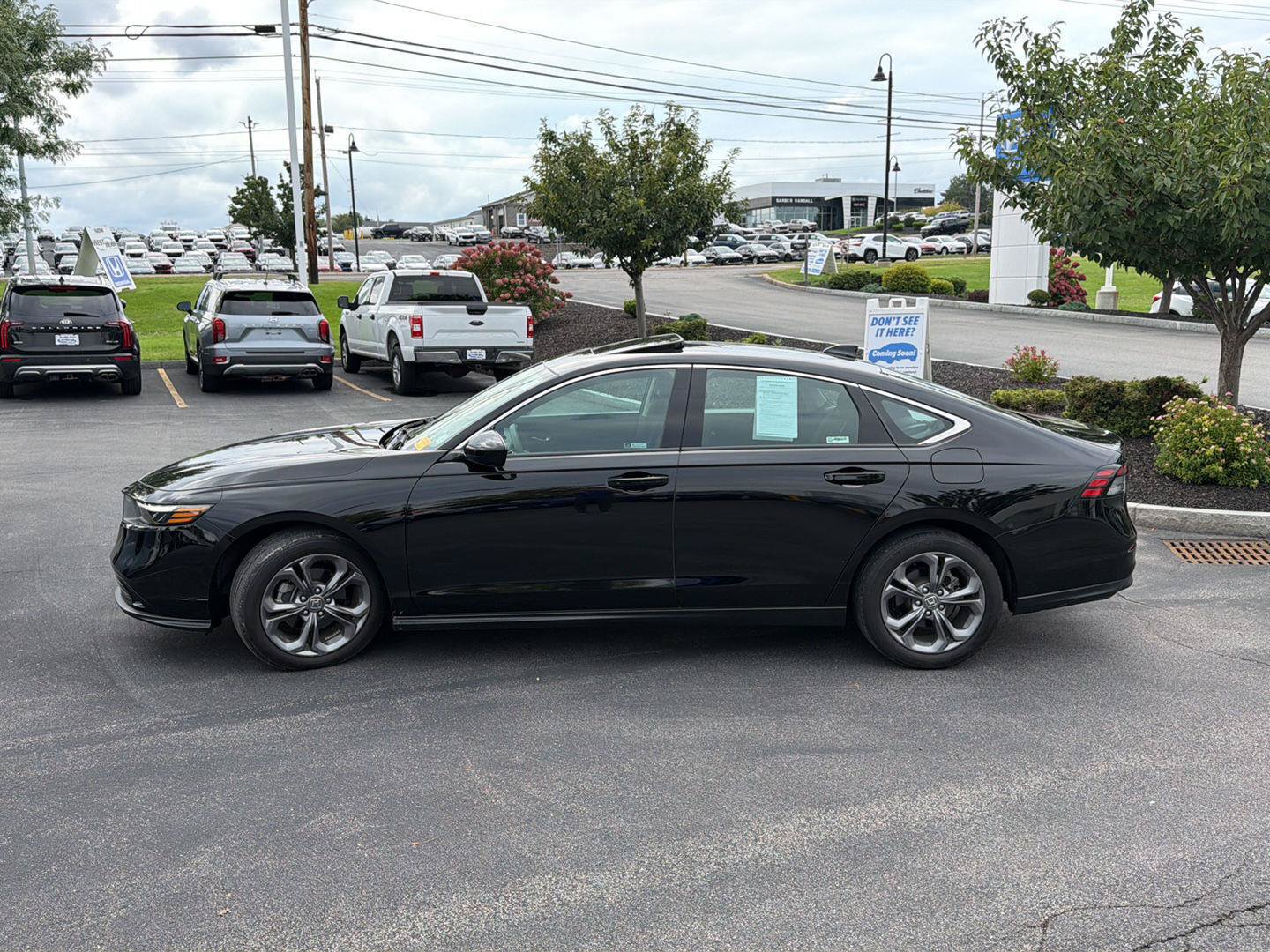 Used 2023 Honda Accord EX image 4