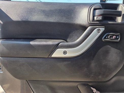 Used 2014 Jeep Wrangler Sahara w/ Connectivity Group image 26