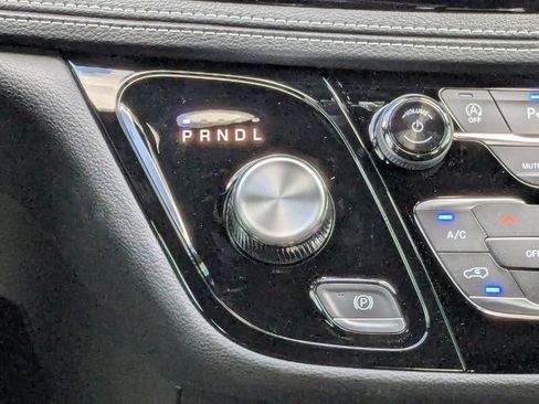New 2026 Chrysler Pacifica Select FWD image 21
