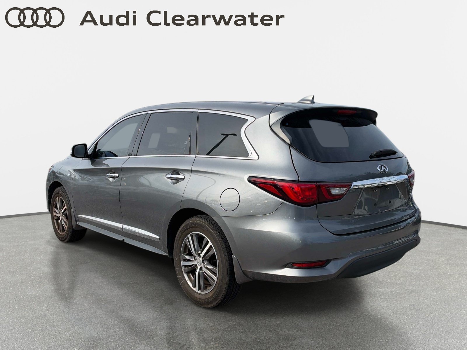 Used 2019 INFINITI QX60 Pure FWD image 2