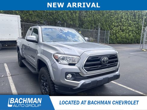 Used 2019 Toyota Tacoma SR5 AWD/4WD image 1