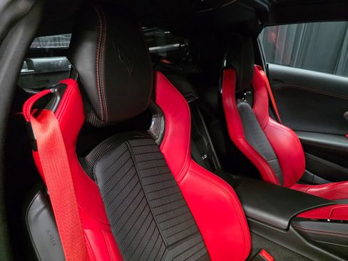 Used 2022 Chevrolet Corvette Stingray Preferred Cpe w/ Z51 Performance Package RWD image 33