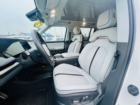 Used 2023 Rivian R1S Adventure image 13