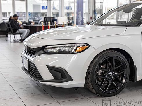 Used 2023 Honda Civic Sport image 5