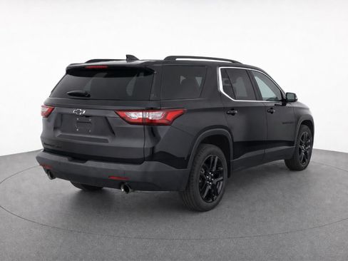 Used 2021 Chevrolet Traverse LT w/ LPO, Blackout Package AWD/4WD image 4