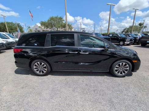 Used 2023 Honda Odyssey EX-L image 4