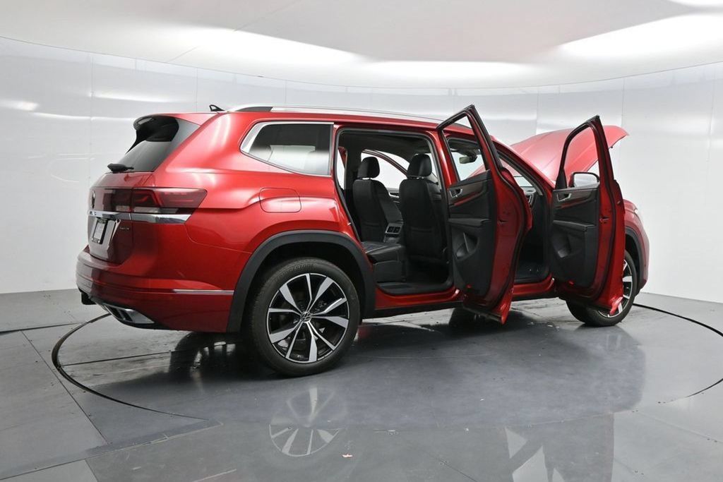 Used 2024 Volkswagen Atlas SEL Premium R-Line AWD/4WD image 4