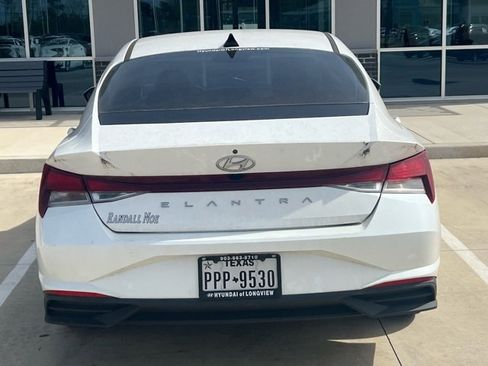 Used 2021 Hyundai Elantra SEL w/ Convenience Package image 4