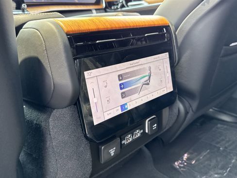 New 2024 Jeep Grand Wagoneer Series III w/ Flexible Seating Group image 29