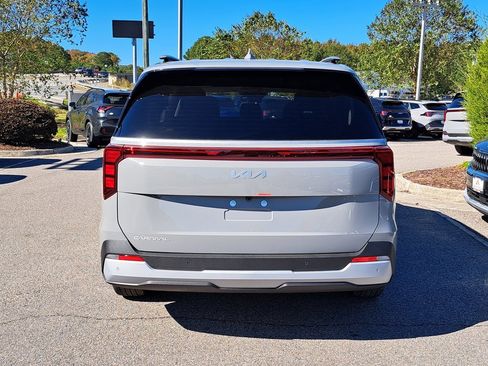 New 2026 Kia Carnival EX image 5