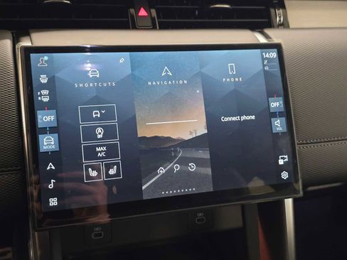 New 2025 Land Rover Discovery Sport Dynamic SE image 27