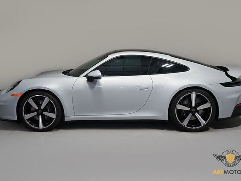 Used 2025 Porsche 911 Carrera image 5