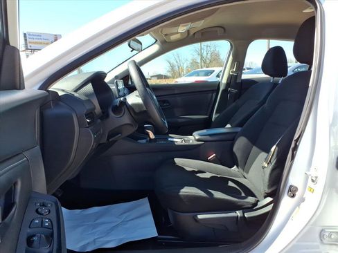 Used 2024 Nissan Sentra S image 14