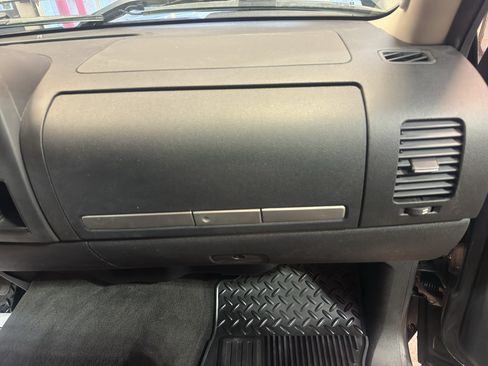Used 2011 Chevrolet Silverado 1500 LT w/ All-Star Edition AWD/4WD image 22