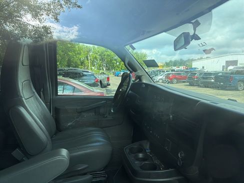 Used 2023 Chevrolet Express 3500 LS RWD image 5