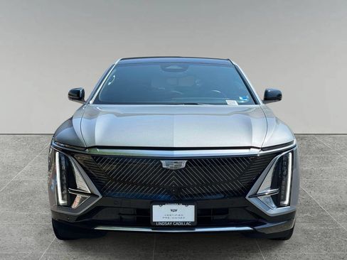 Used 2024 Cadillac Lyriq Luxury AWD/4WD image 8
