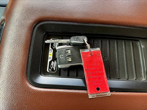 Used 2016 Chevrolet Silverado 1500 High Country w/ High Country Premium Package image 13