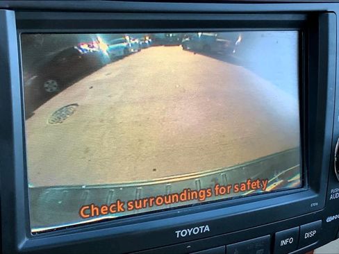 Used 2010 Toyota Highlander Limited image 27