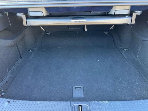 Used 2016 Mercedes-Benz E 350 4MATIC Sedan image 13