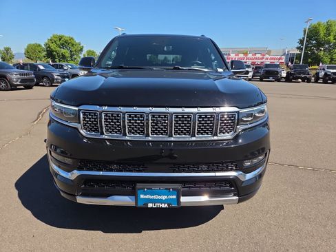 Used 2022 Jeep Grand Wagoneer Series II AWD/4WD image 14