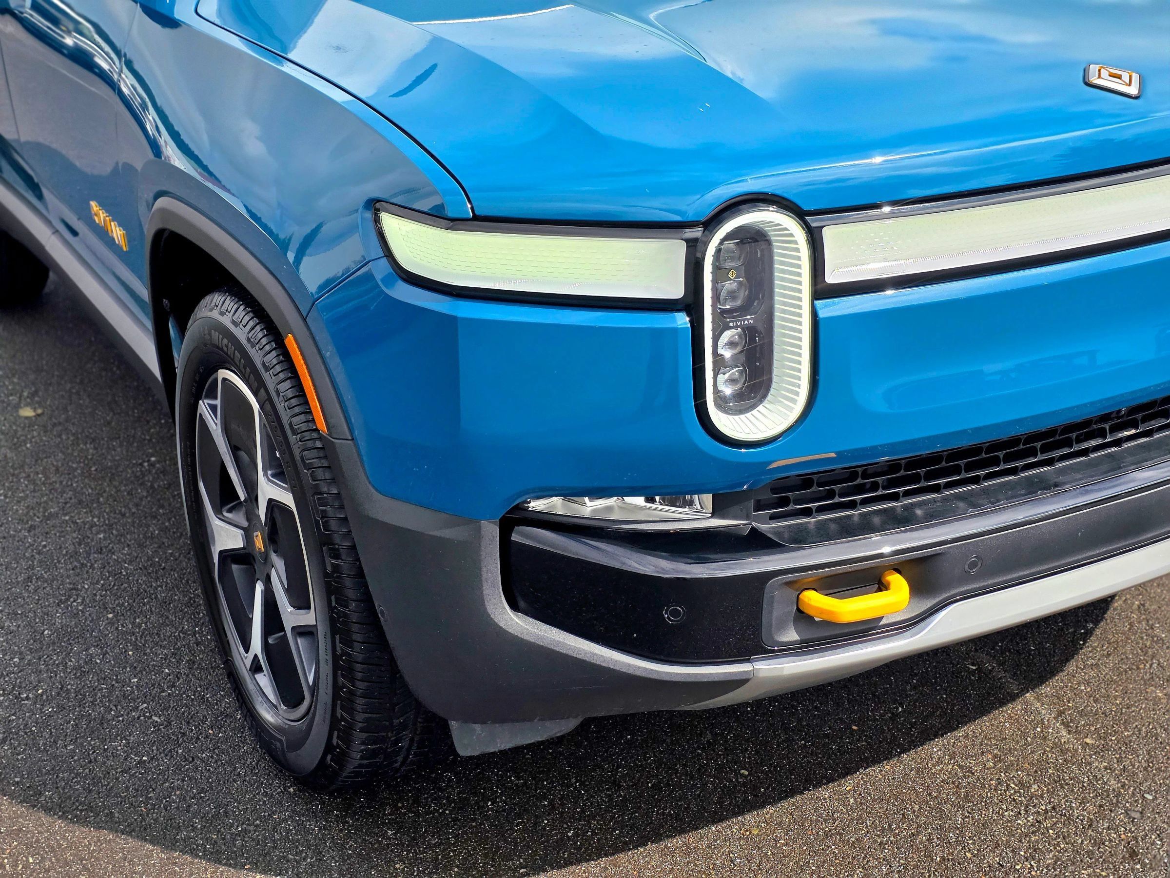 Used 2023 Rivian R1S Adventure Quad AWD/4WD image 2