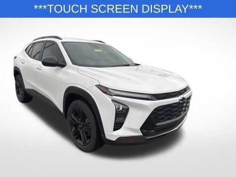 Used 2025 Chevrolet Trax ACTIV image 8