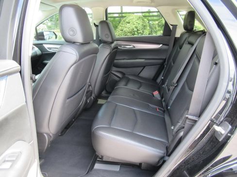 Used 2018 Cadillac XT5 Luxury w/ Driver Awareness Package AWD/4WD image 34