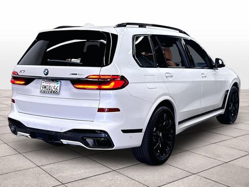 Used 2025 BMW X7 xDrive40i w/ M Sport Package AWD/4WD image 15