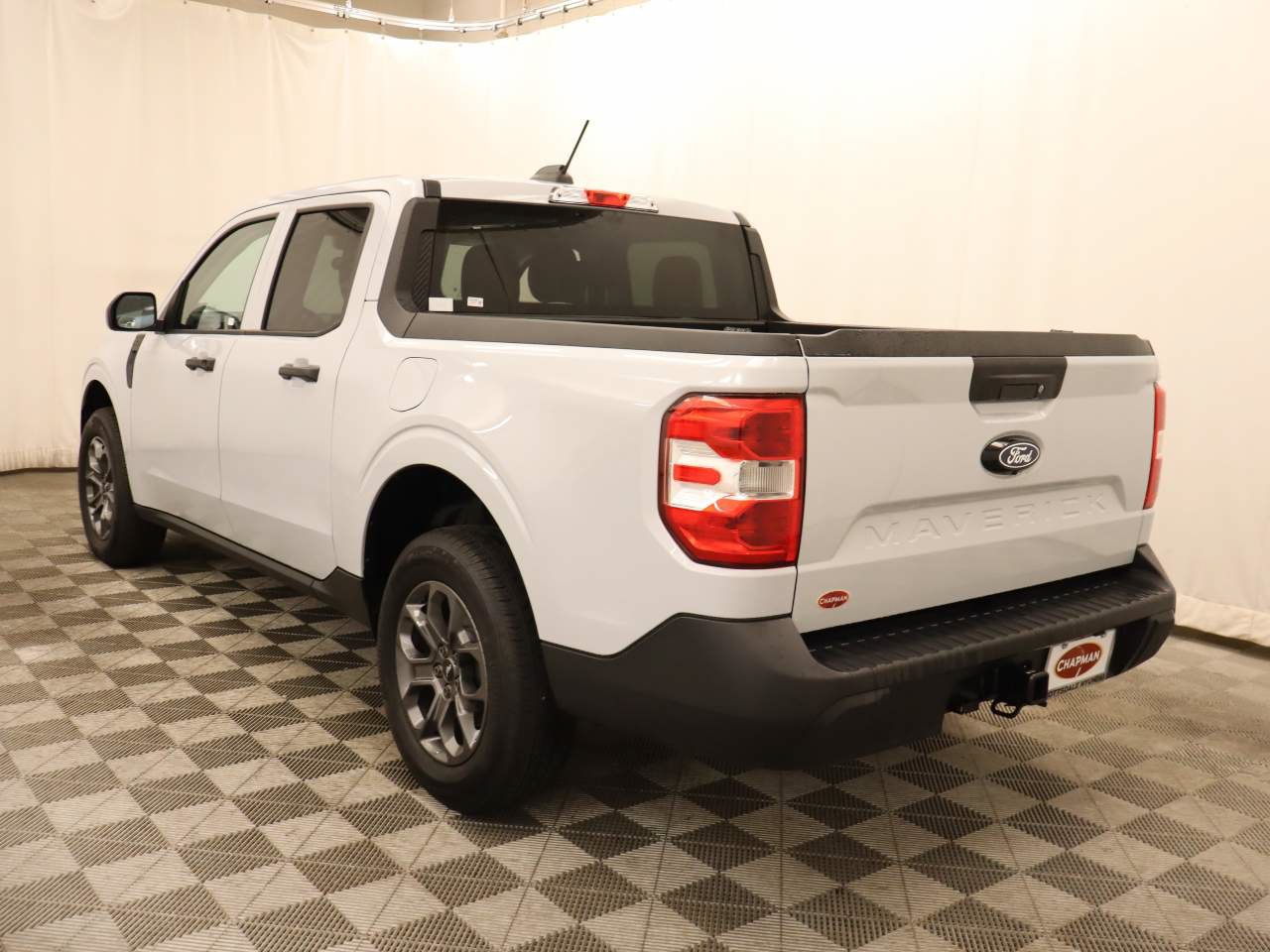 Used 2025 Ford Maverick XL FWD image 3