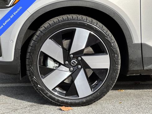 Used 2023 Volvo XC40 Recharge Ultimate image 26