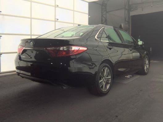 Used 2015 Toyota Camry SE FWD image 2