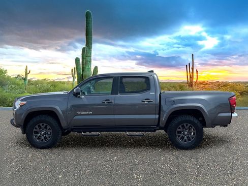 Used 2023 Toyota Tacoma SR5 AWD/4WD image 3