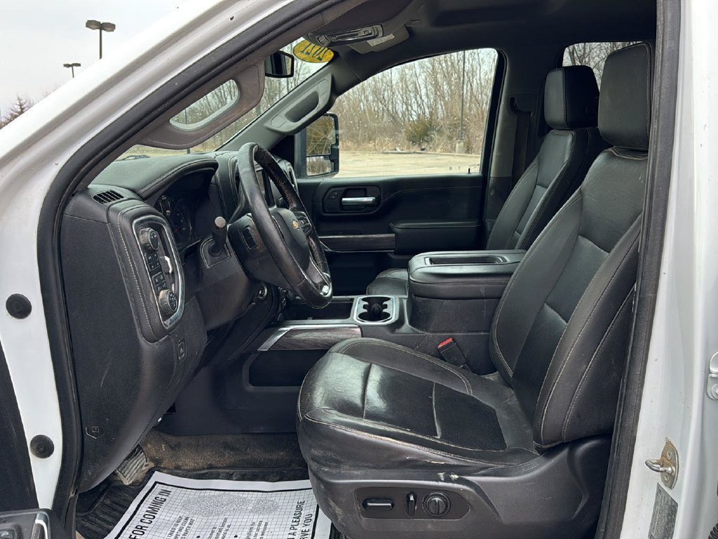 Used 2021 Chevrolet Silverado 3500 LTZ w/ LTZ Convenience Package AWD/4WD image 2