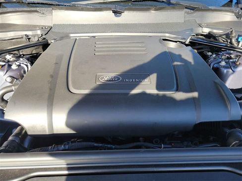 New 2025 Land Rover Discovery Dynamic SE image 30