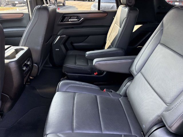 Used 2025 GMC Yukon Denali AWD/4WD image 18
