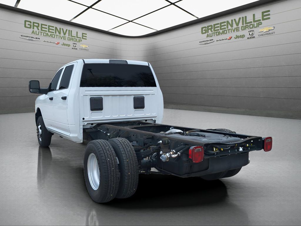New 2024 RAM 3500 Tradesman w/ Convenience Group AWD/4WD image 4