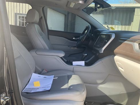 Used 2017 GMC Acadia SLT image 12