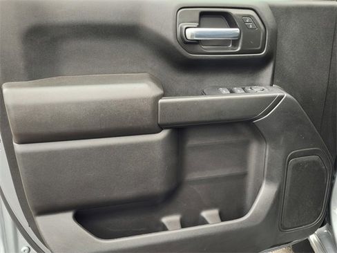 Used 2024 Chevrolet Silverado 1500 Custom image 18