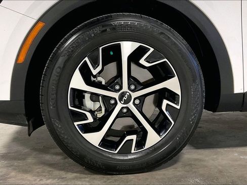 Used 2023 Kia Sportage EX image 11