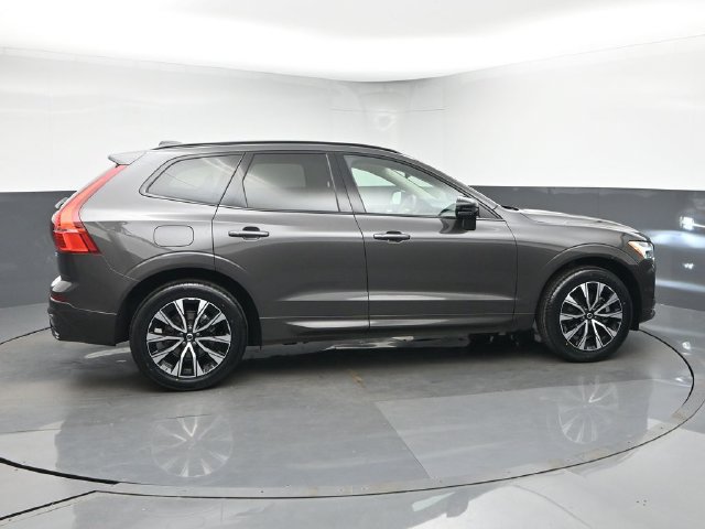 Used 2024 Volvo XC60 B5 Plus w/ Protection Package Premier AWD/4WD image 9