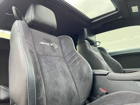 Used 2018 Dodge Challenger SRT Hellcat image 19