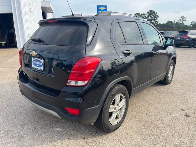 Used 2022 Chevrolet Trax LT w/ LT Convenience Package FWD image 4