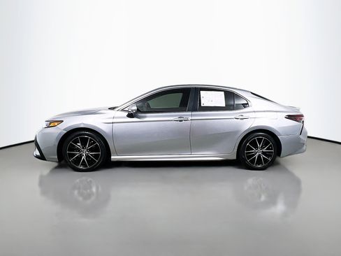 Used 2024 Toyota Camry SE w/ Convenience Package image 9