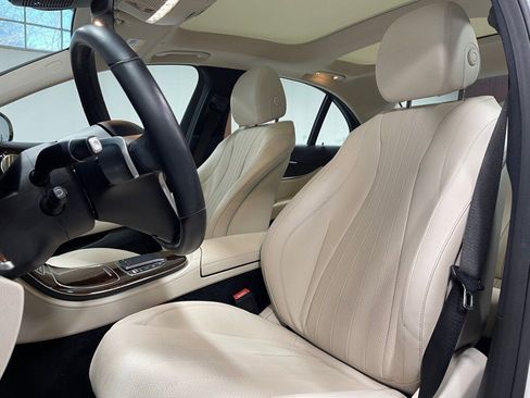 Used 2022 Mercedes-Benz E 350 4MATIC Sedan image 22