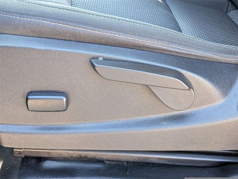 Used 2022 Chevrolet Colorado LT w/ Fleet Safety Package image 14