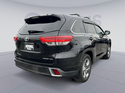 Used 2017 Toyota Highlander Limited image 7