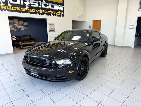 Used 2013 Ford Mustang GT image 40
