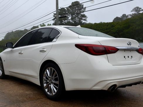 Used 2018 INFINITI Q50 Luxe RWD image 8