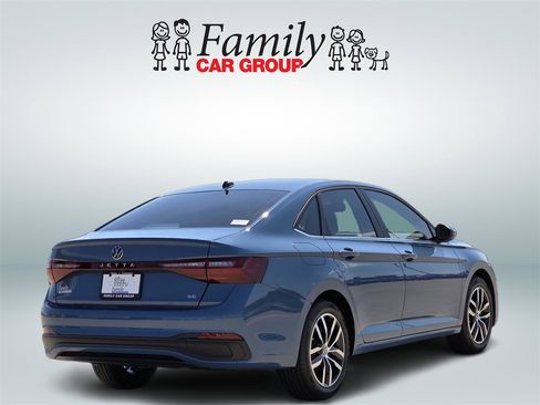 New 2026 Volkswagen Jetta SE image 4