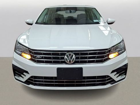 Used 2017 Volkswagen Passat 1.8T R-Line FWD image 2